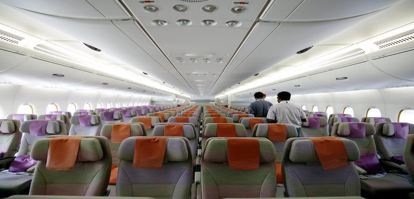 IMG-Emirates Economy Cabin-Feature-Shutterstock