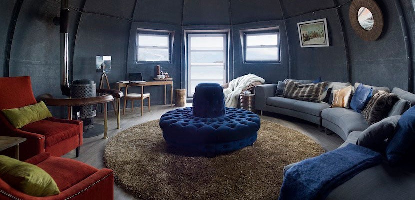 img-white-desert-antarctica-lounge