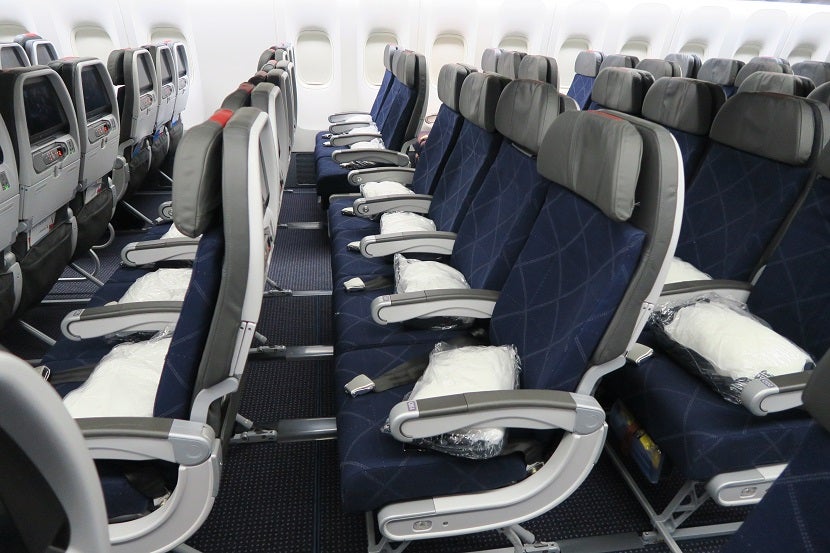 aa-777-200-772-new-retrofit-economy-legroom