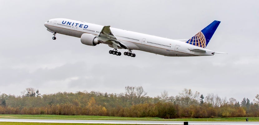 777-300ER UAL #1453-WE751