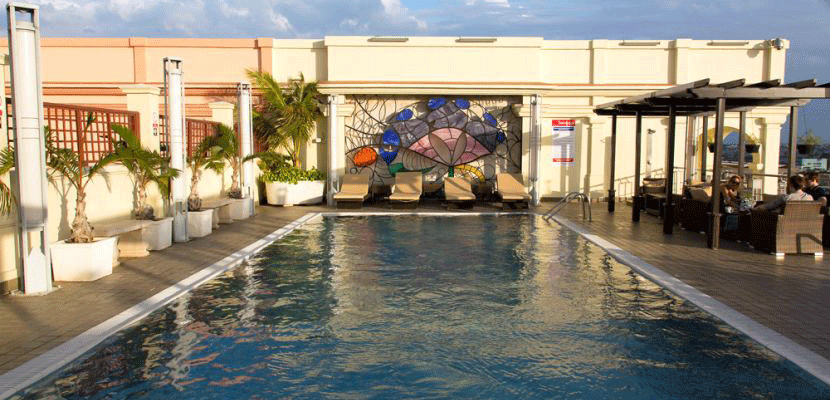 img-pool-hotel-saratoga