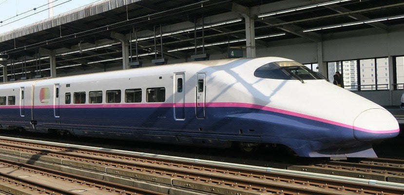 Japanese-bullet-train-body-feature