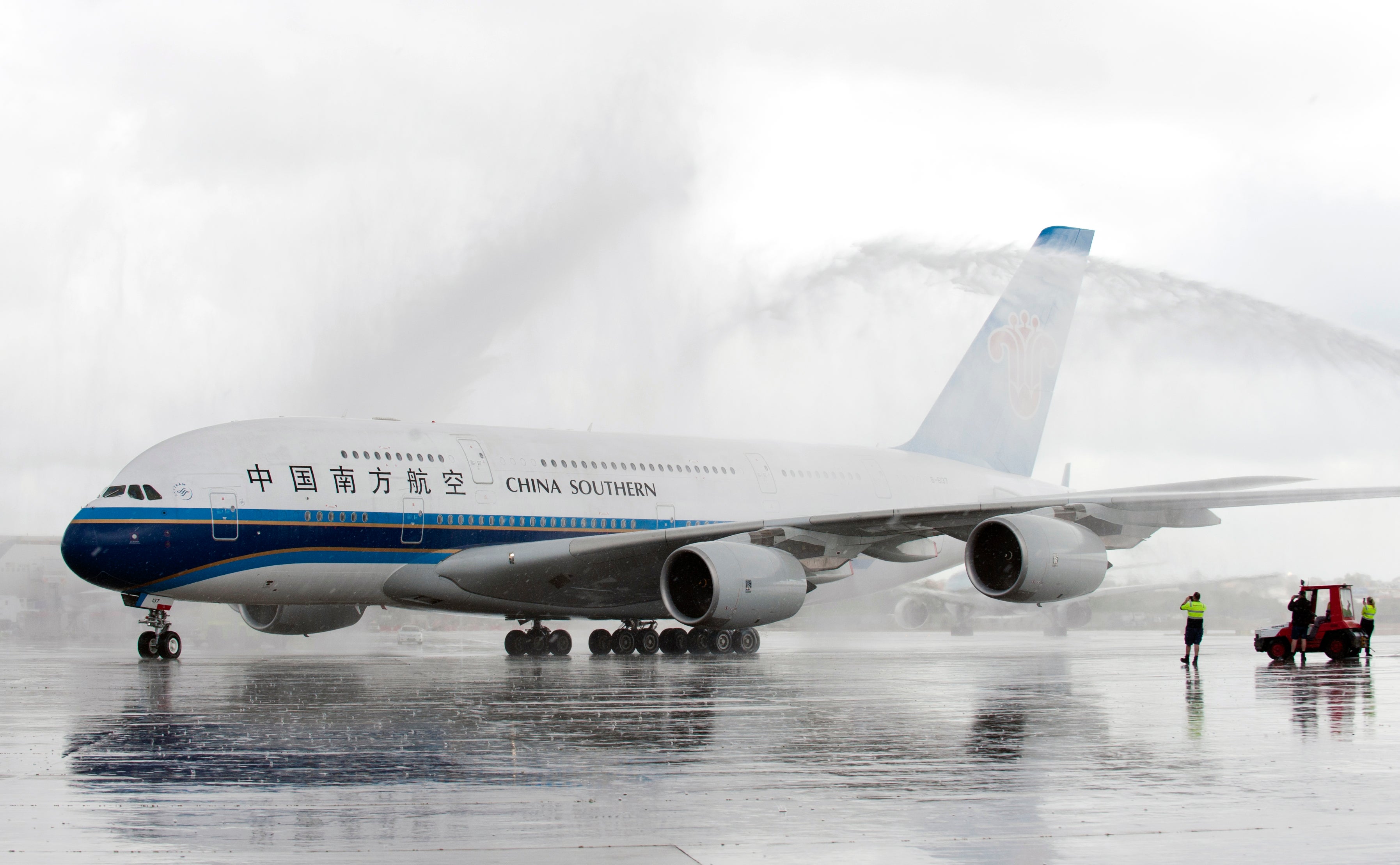 China Southerns Airbus A380 Lands In Sydney