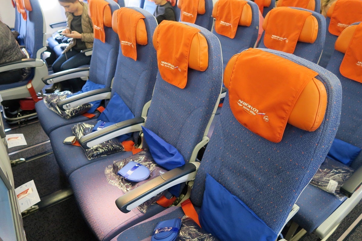 Aeroflot 77W middle seats & amenities