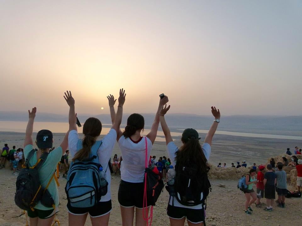 249093_10152876405915650_1315658272_n