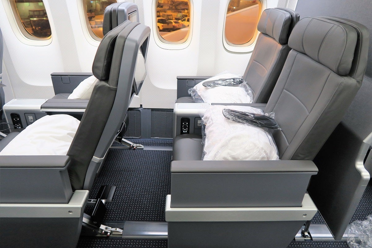 AA 772 premium economy IFE screen tilted