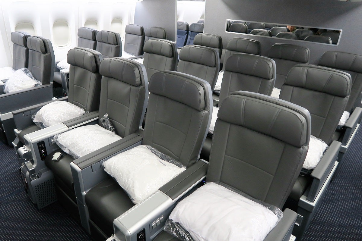 AA 772 premium economy section