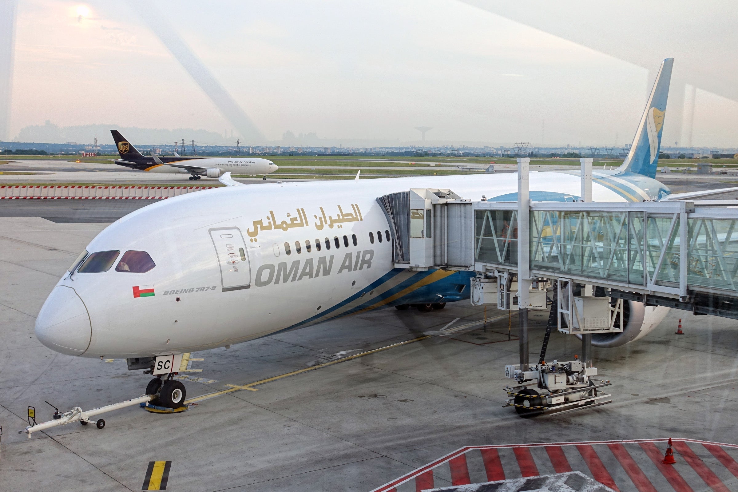 Oman Air 787-9 CDG-MCT Review
