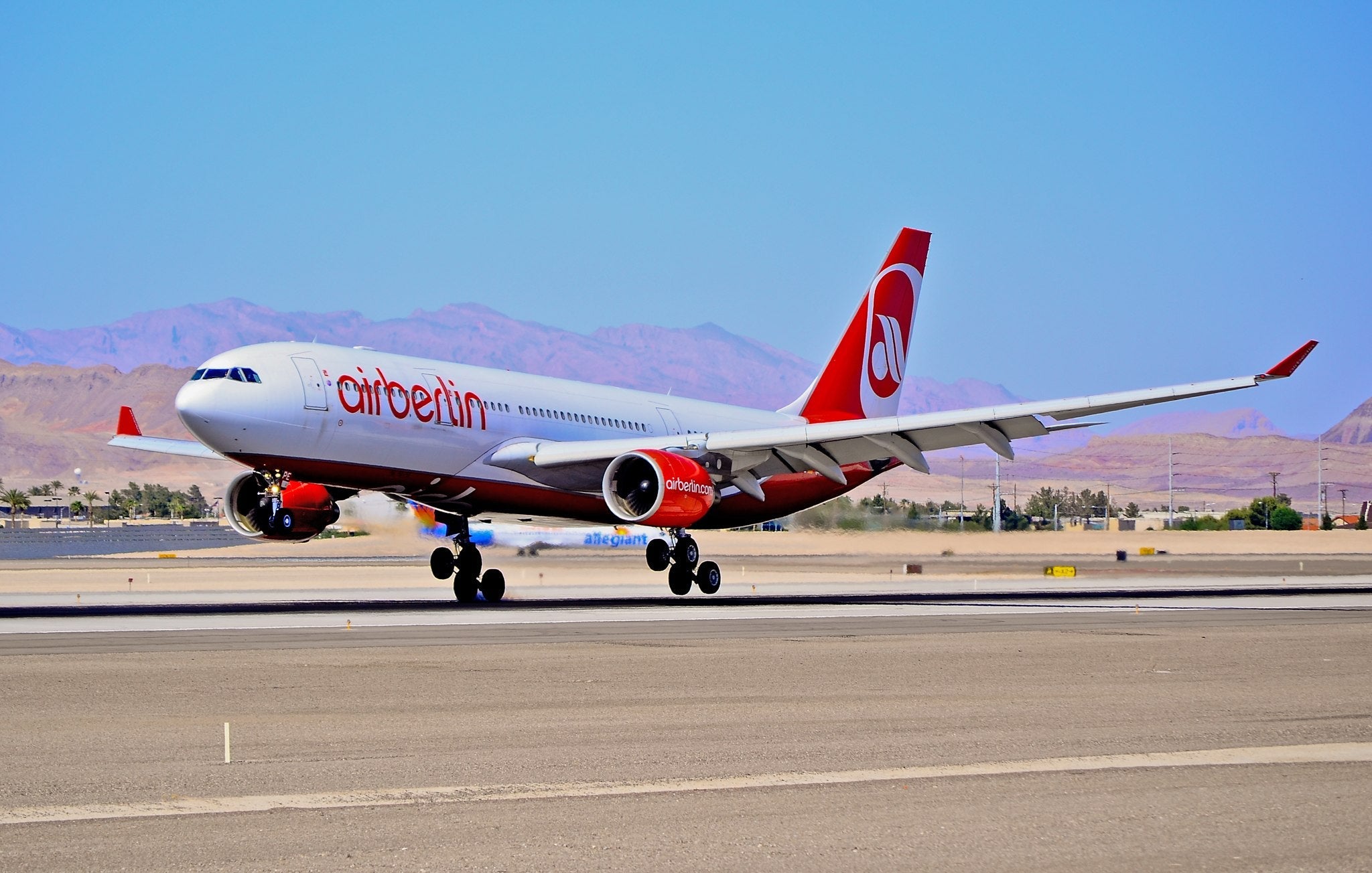 D-ALPE_airberlin_2002_Airbus_A330-223_C-N_469_(7317931032)