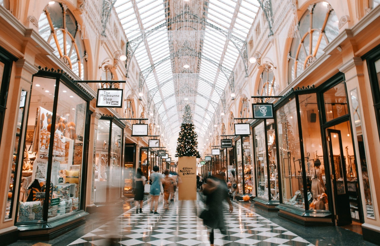 christmas shopping_photo by heidi sandstrom via unsplash