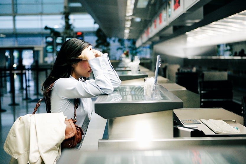 frustrated-passenger-airline-help-with-travel-issues