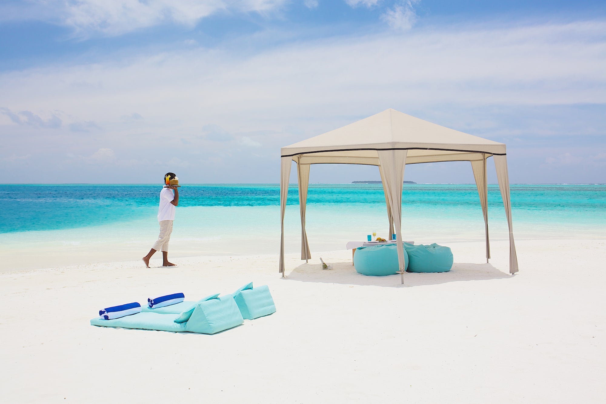 Conrad-Maldives-beach-featured