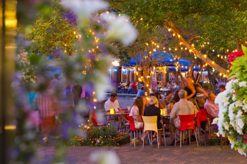 Dining Alfresco - Jason Dewey