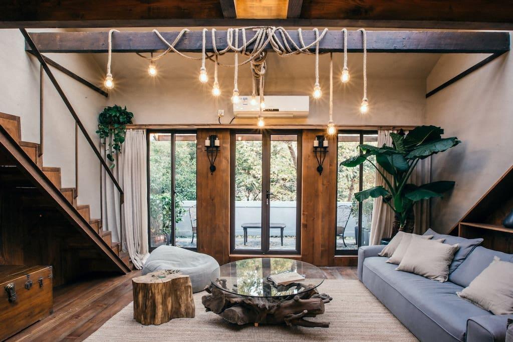 https___press.atairbnb.com_app_uploads_2017_12_ChinaAnn6