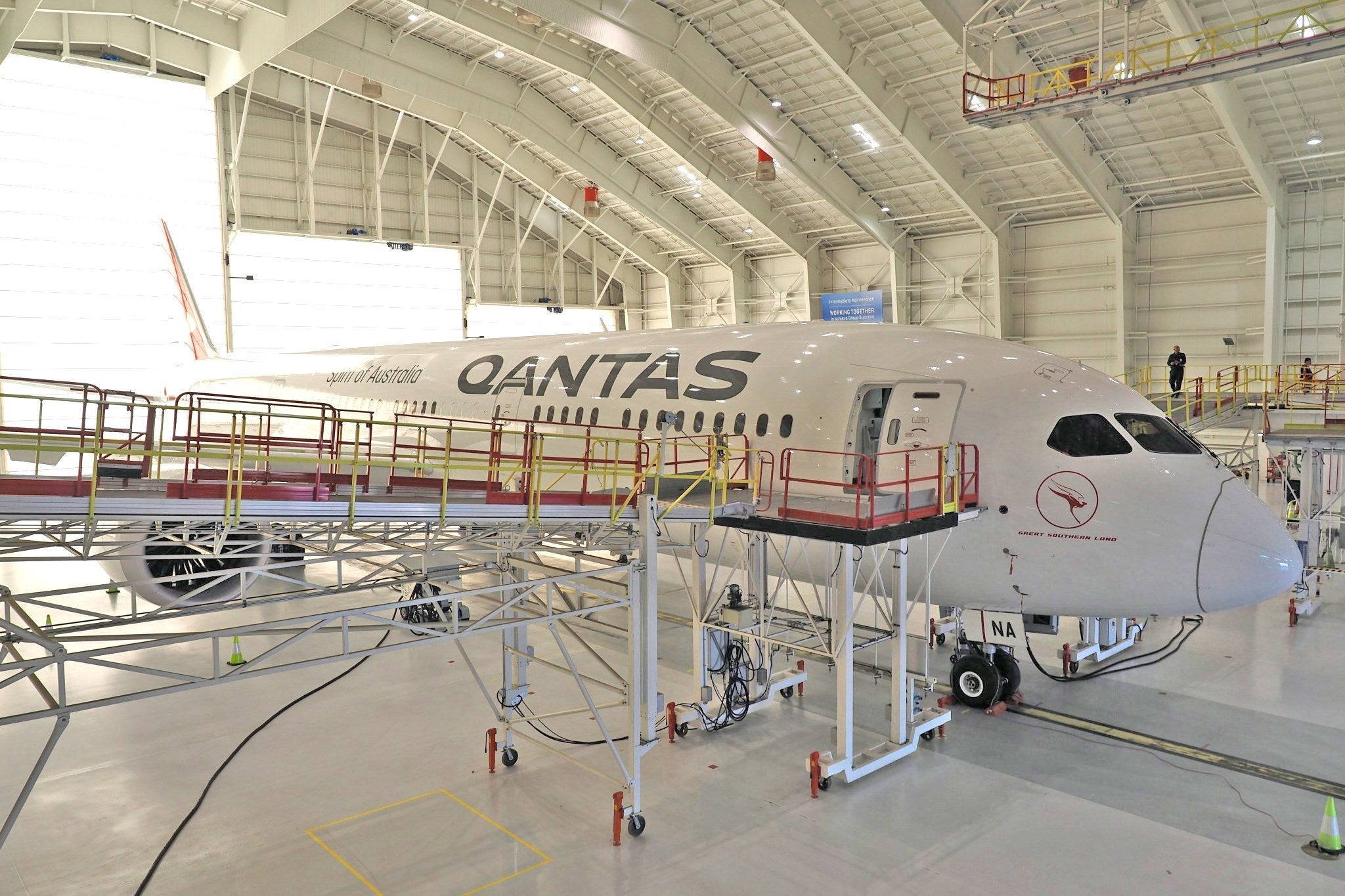 qantas 787 dreamliner