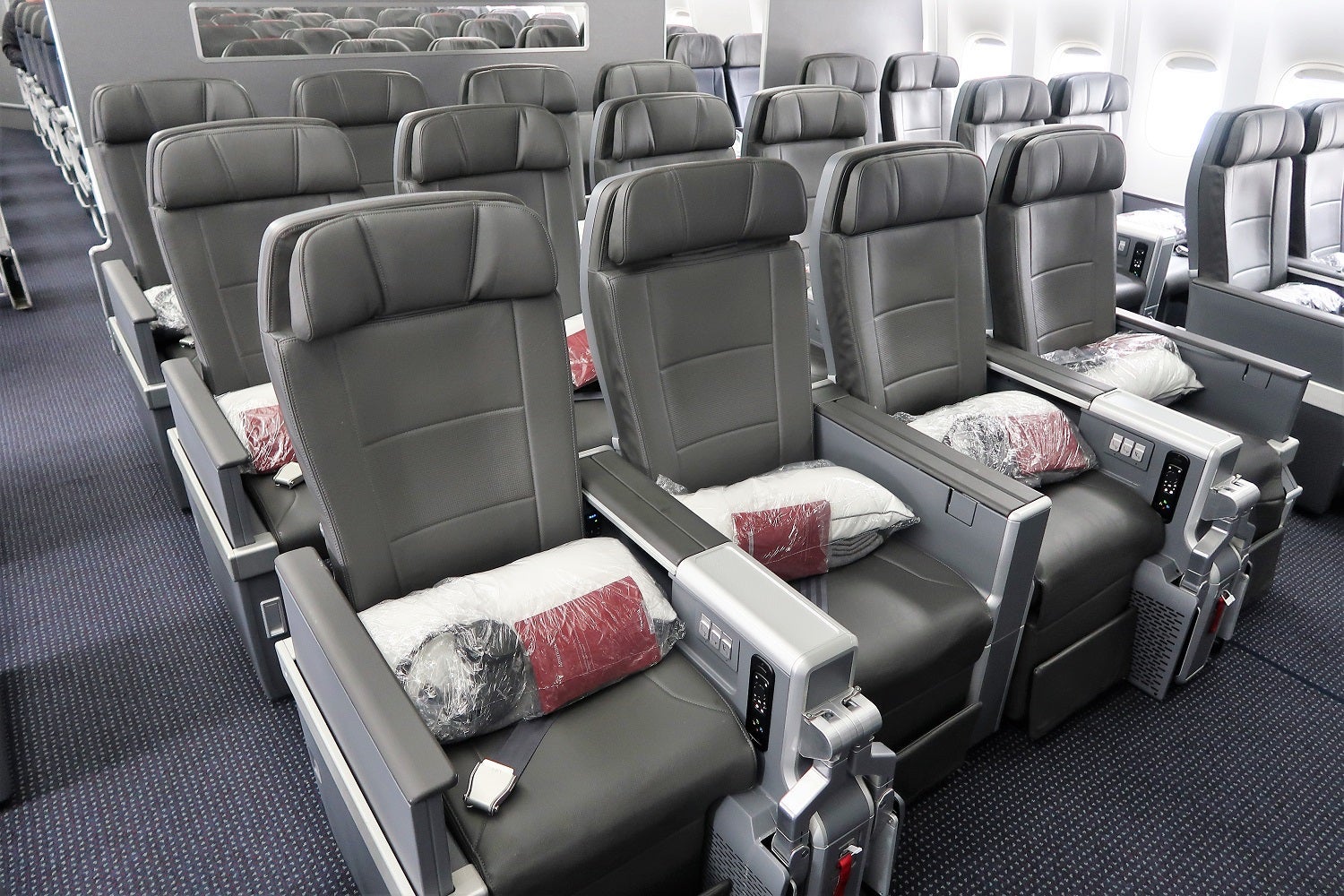American Airlines Premium Economy 777