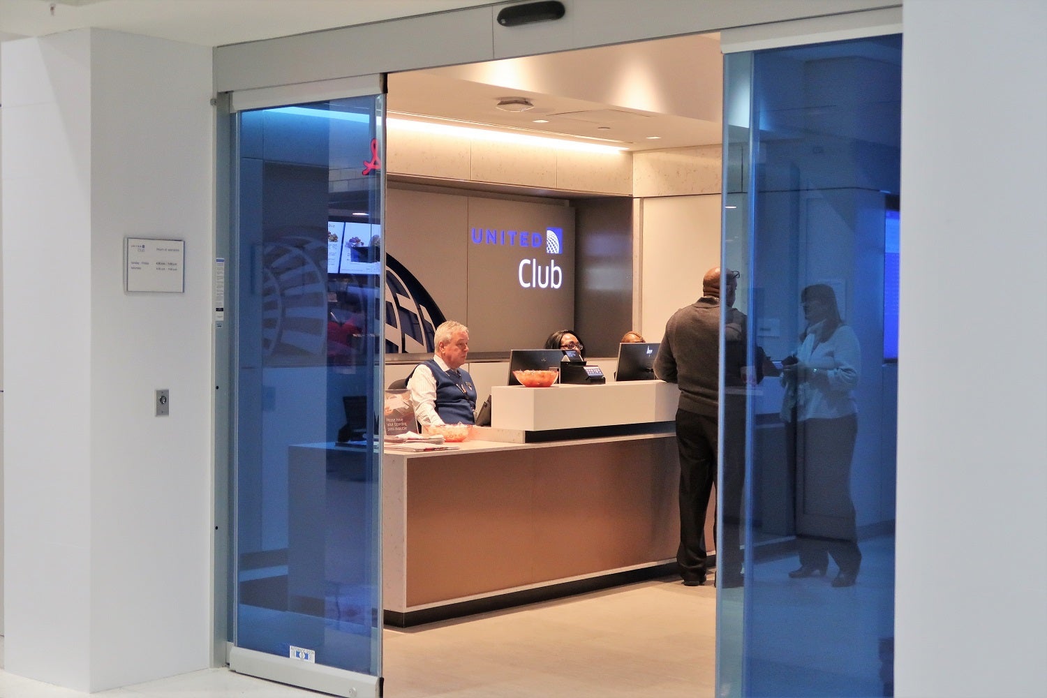 DFW United Club entrance