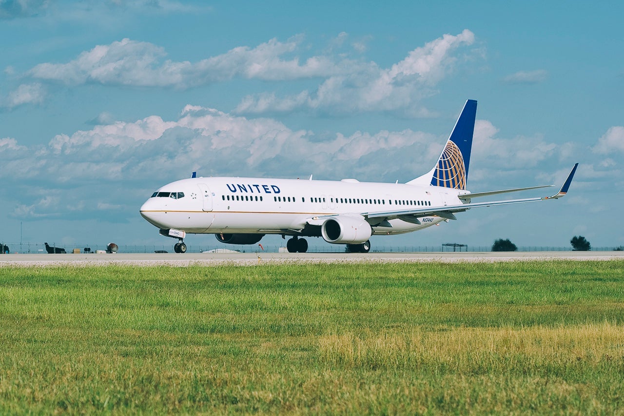 United_Boeing 737 taxiing at IAH