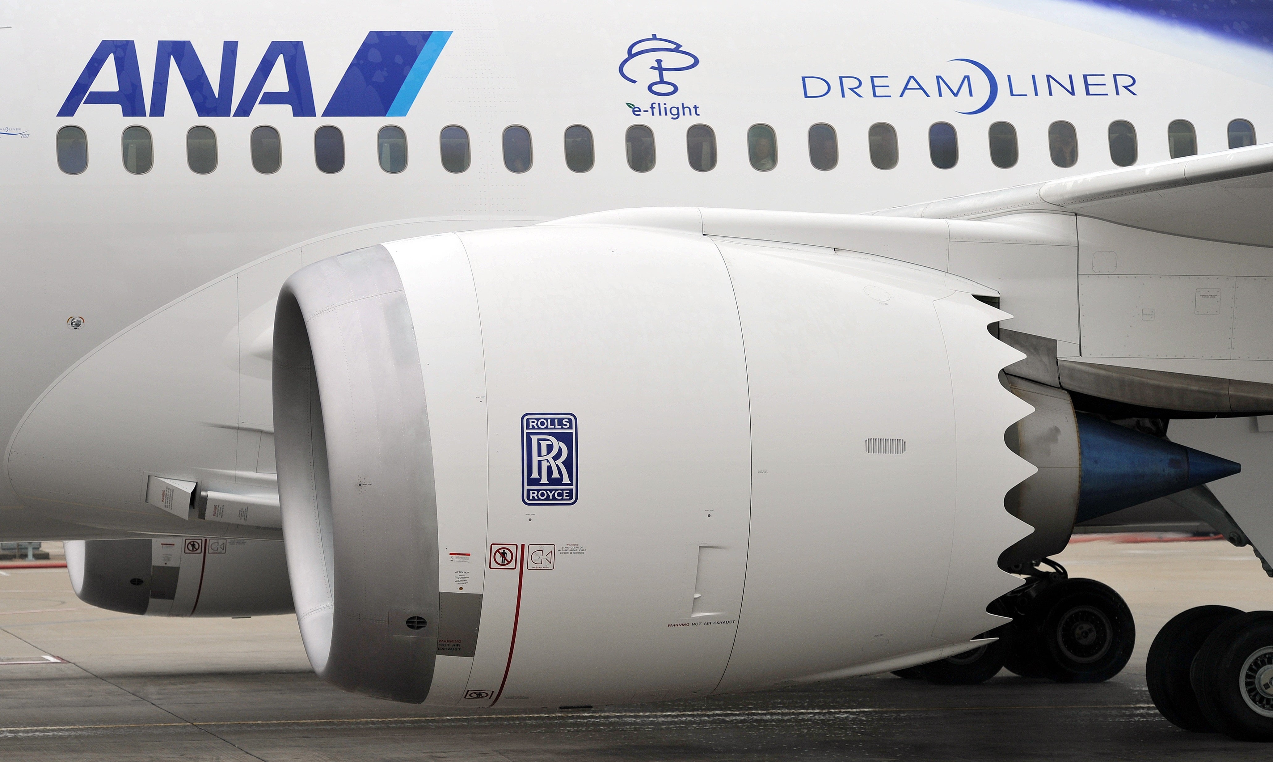 Rolls Royce ANA Boeing 787
