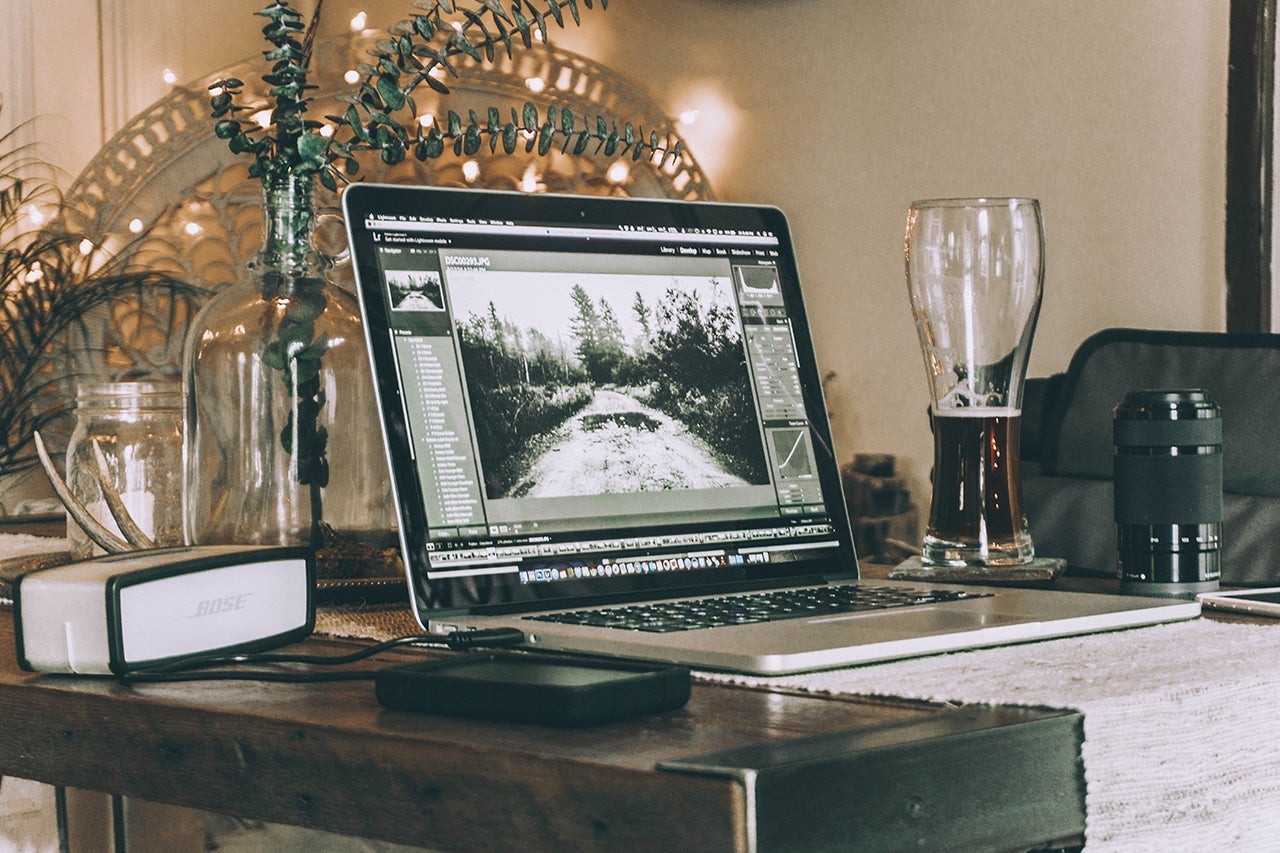 laptop photos brad-fickeisen-via-unsplash