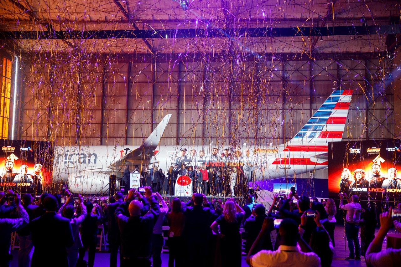 AA Stand Up 2 Cancer A321T Marvel Avengers