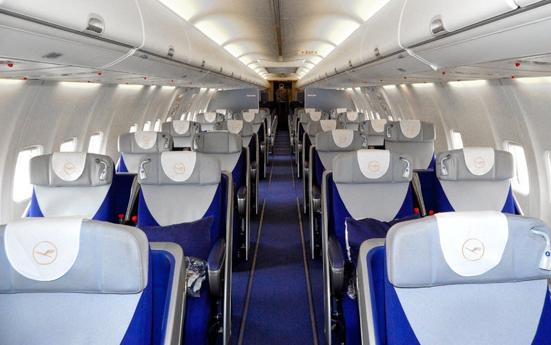 BBJ2_LH_Interior_02_BusinessClass_0_0