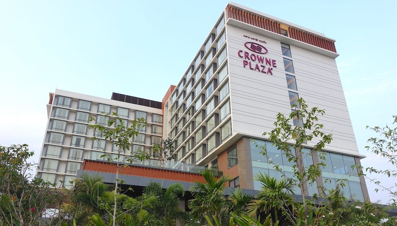 Crowne Plaza Vientiane feat 3