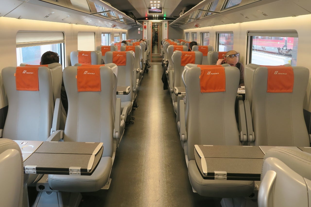Euro-Train-Plane-FR1000-cabin