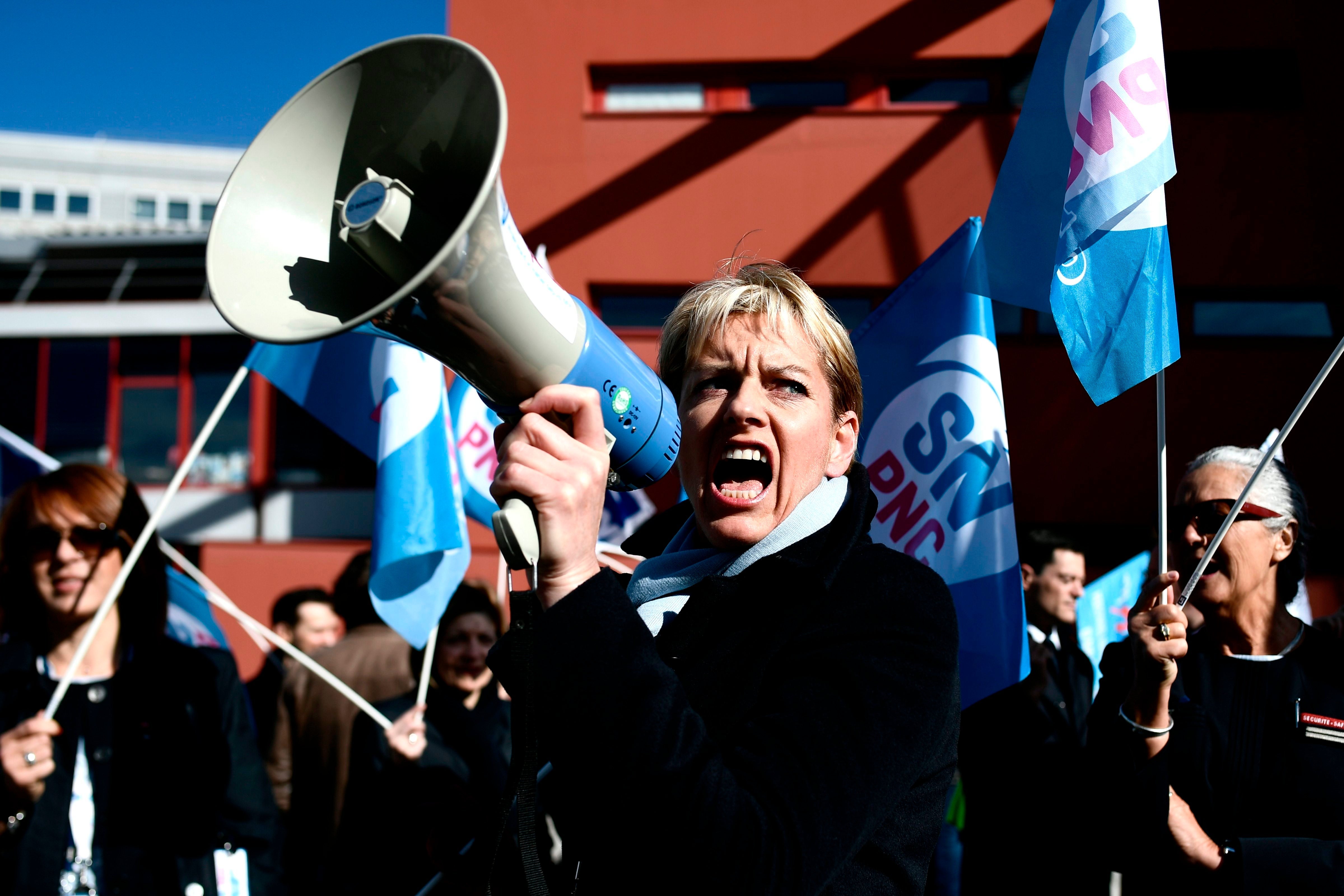 TOPSHOT-FRANCE-LABOUR-STRIKE