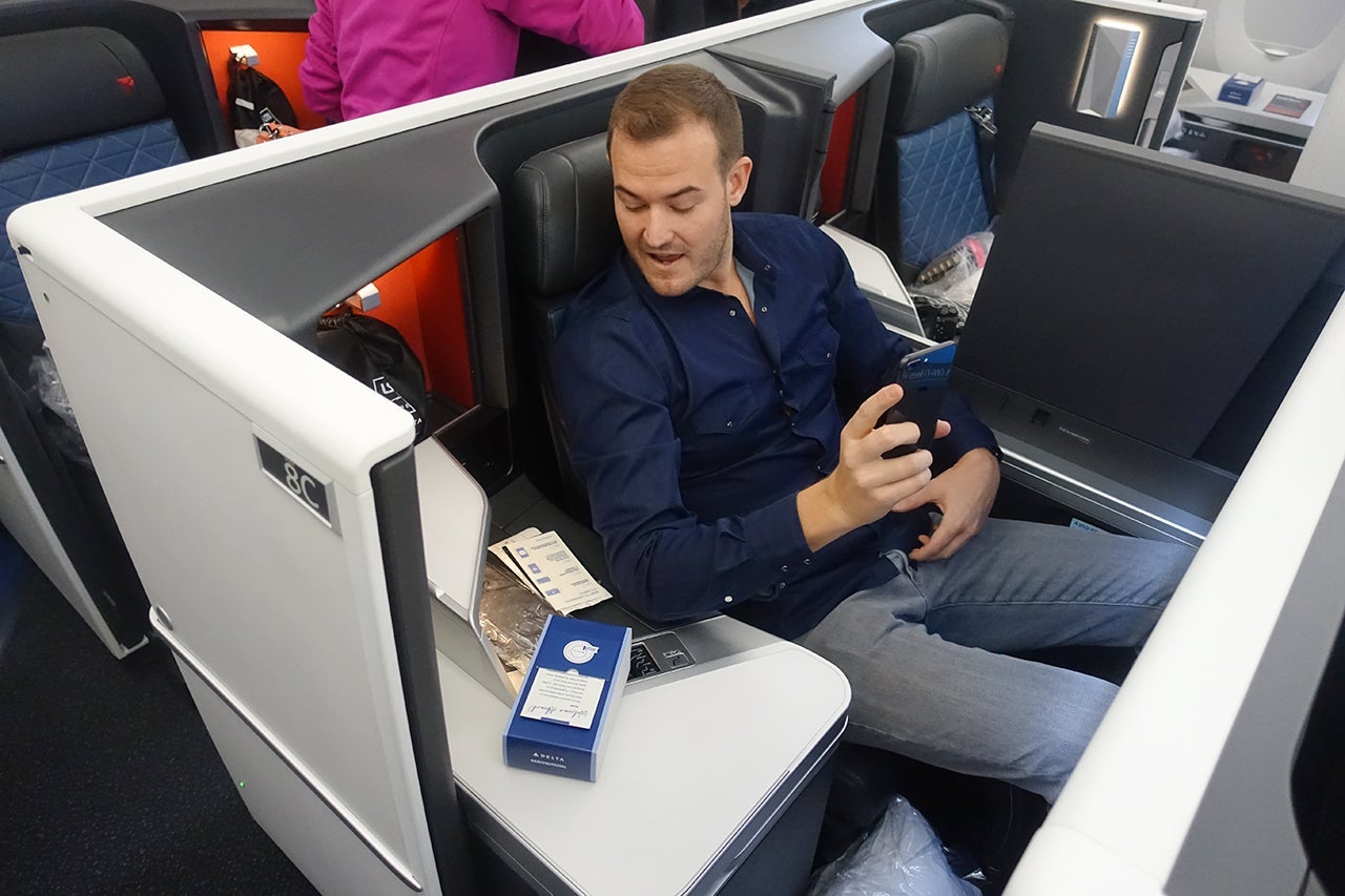 Delta A350 Suite Detroit to Toyko_11_edit