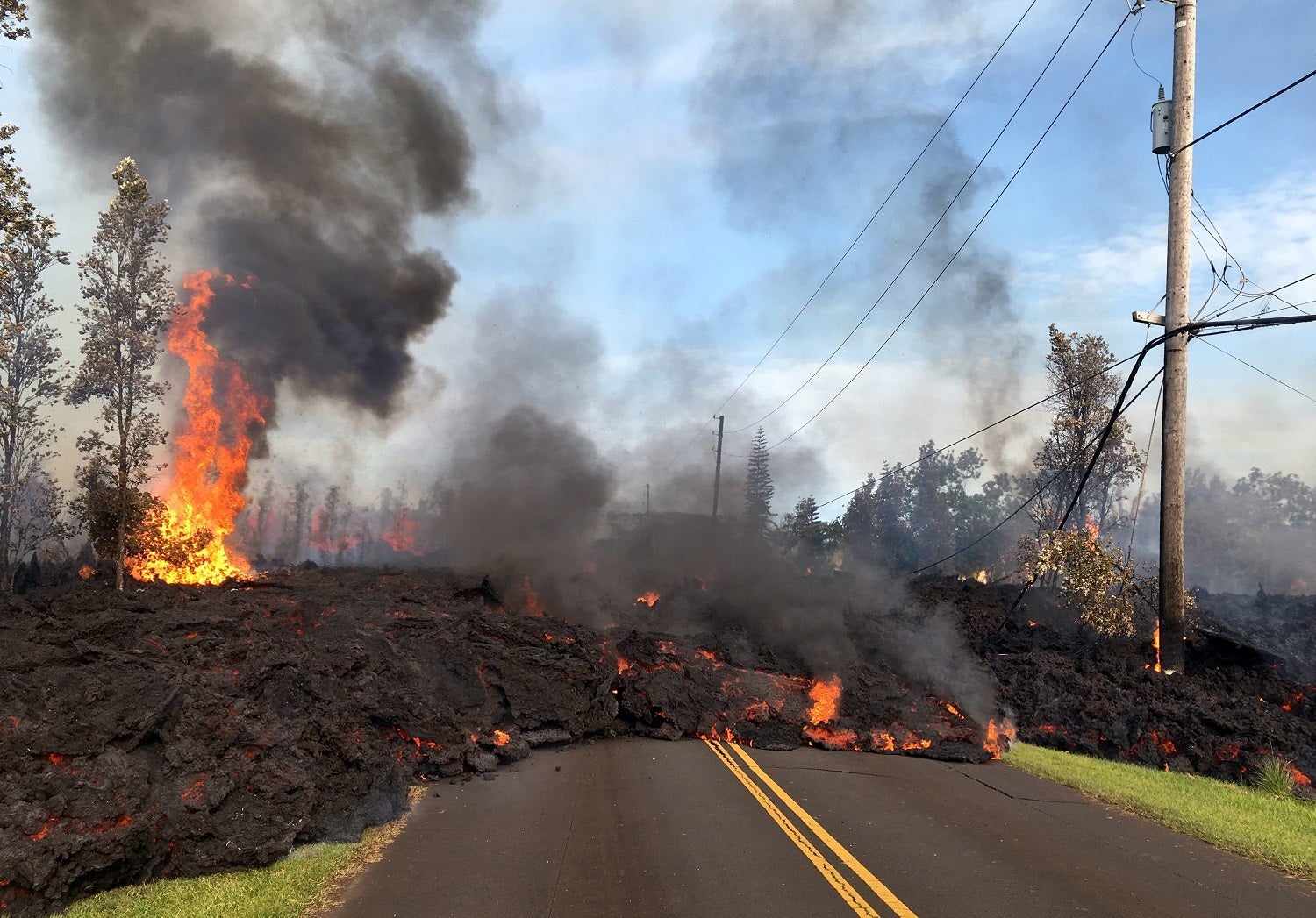 Hundreds Forced To Evacuate After Hawaii's Kilauea Volcano Erupts