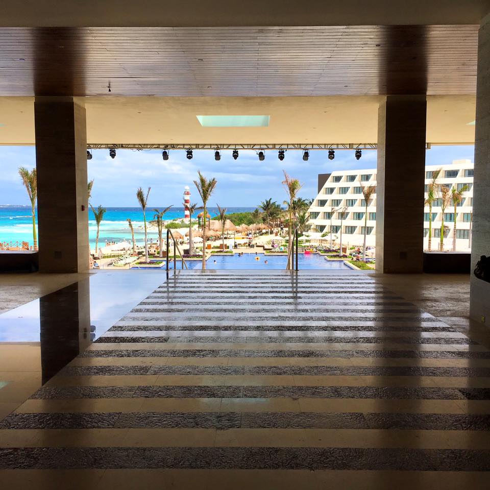 Hyatt-Ziva-Cancun-Entrance