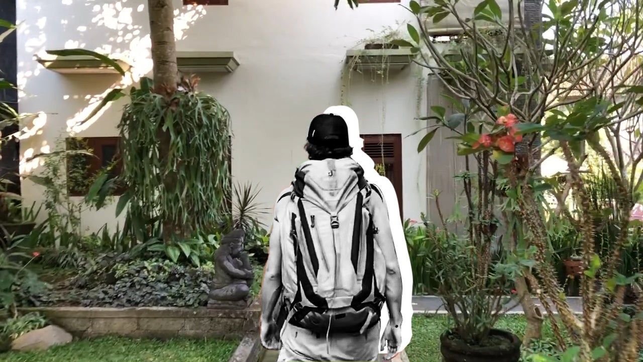 Brian Biros - BACKPACKER_biros_walktoroom_bali