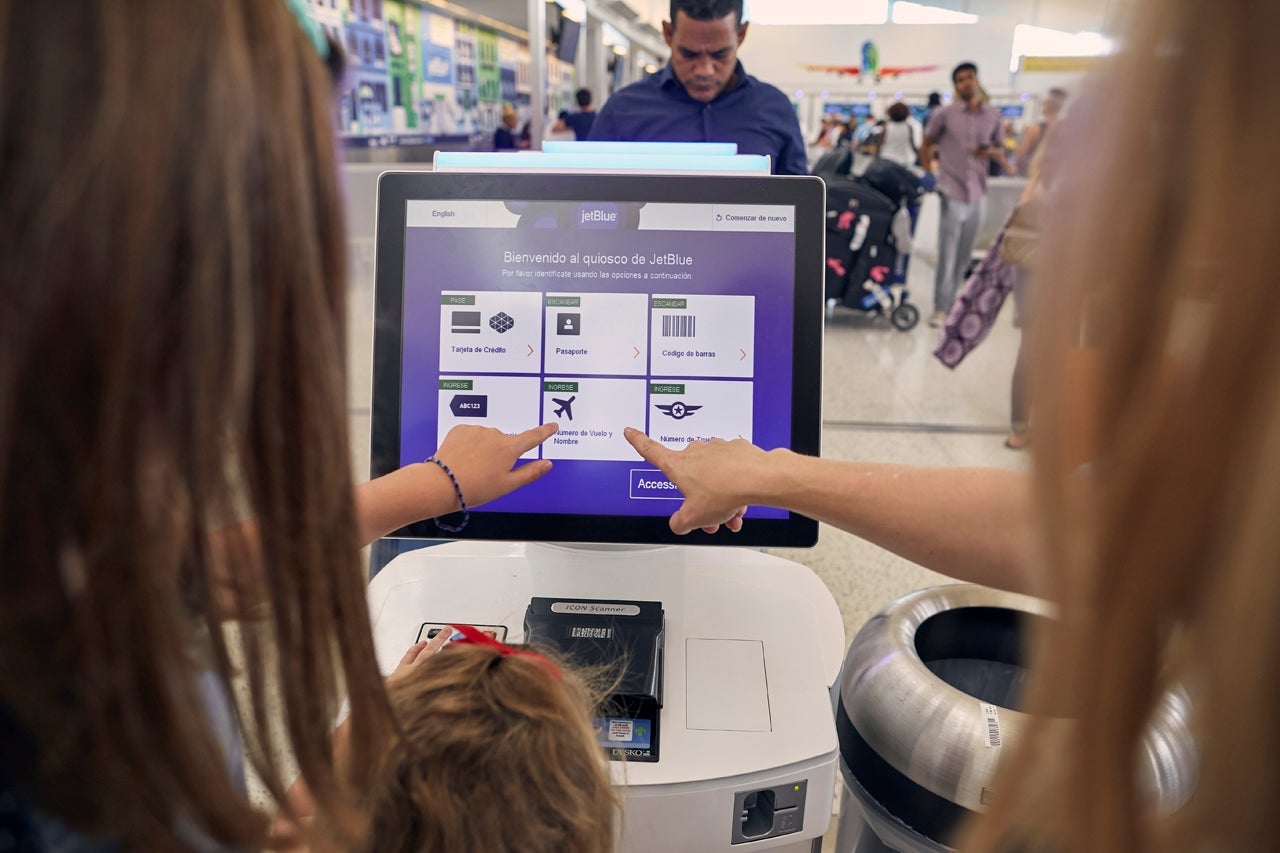 Family Travel kids airport summer hull mommy points hotel-037