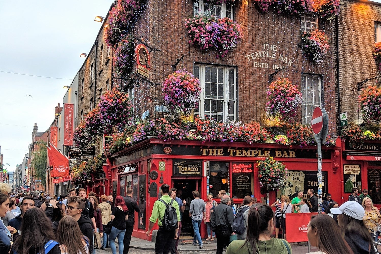 Temple-Bar-flowers-Ireland-layover