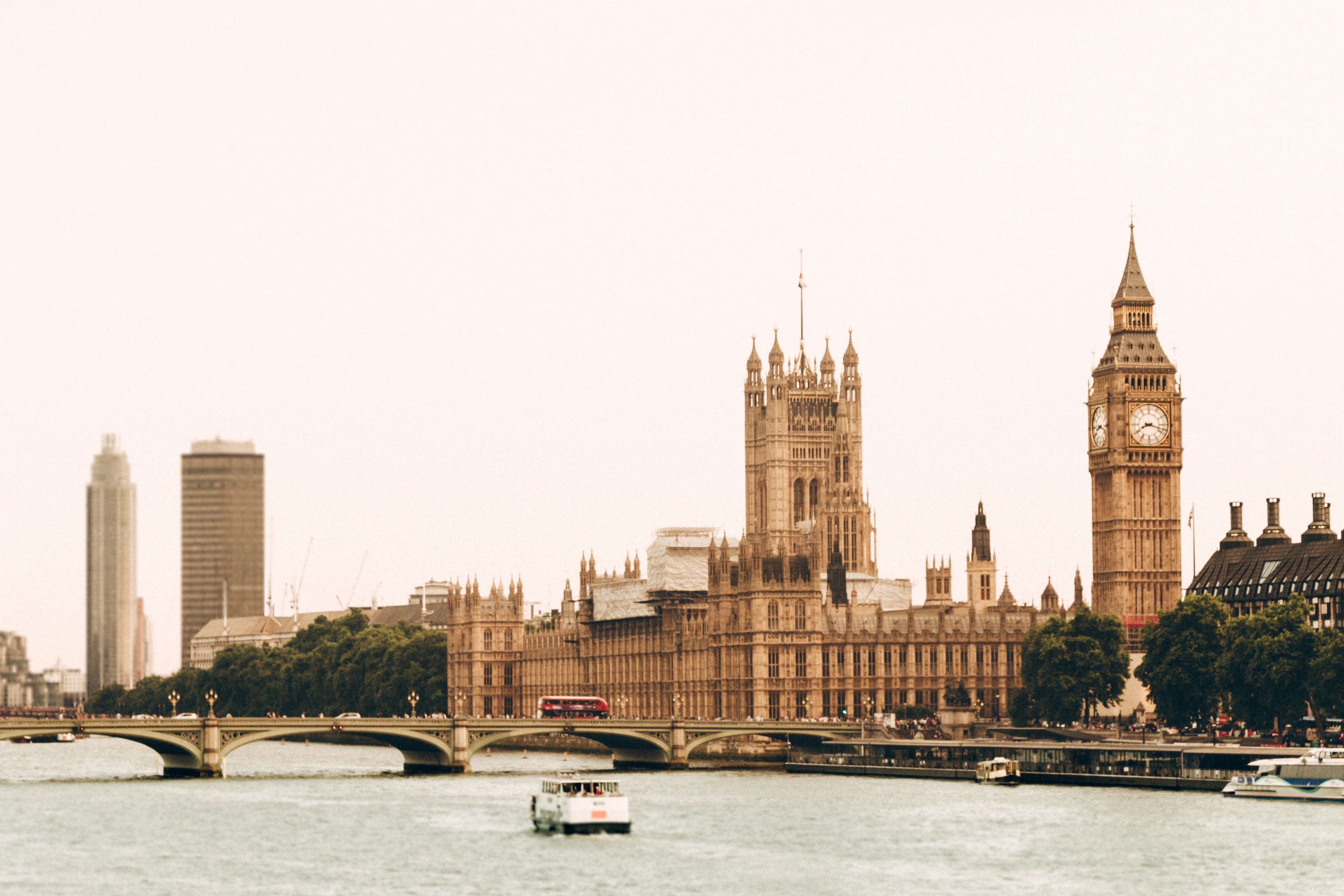 london-big-ben. photo via ugur akdemir/unsplash 473717