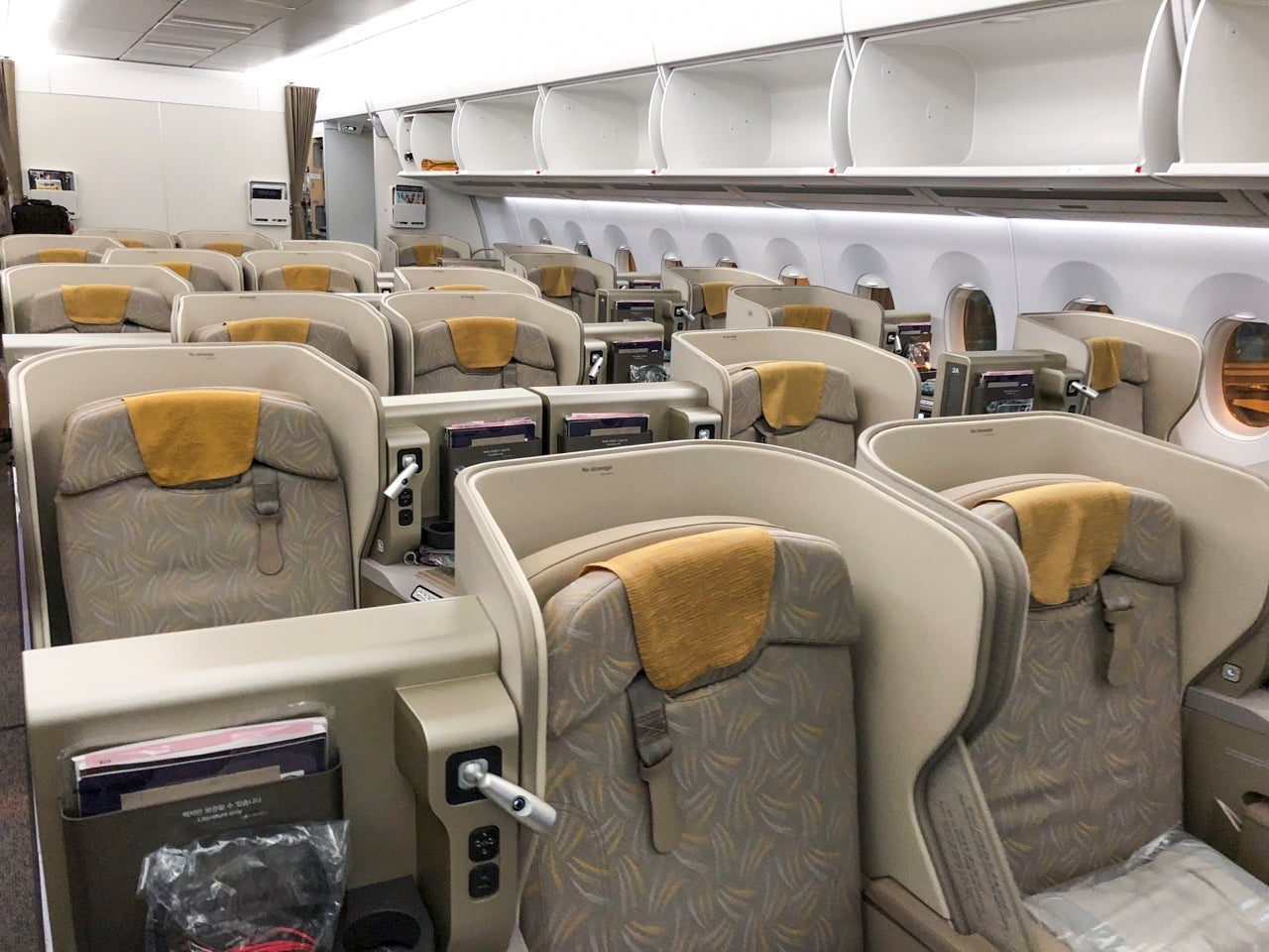 Asiana A350 Business Class Flight Review__35