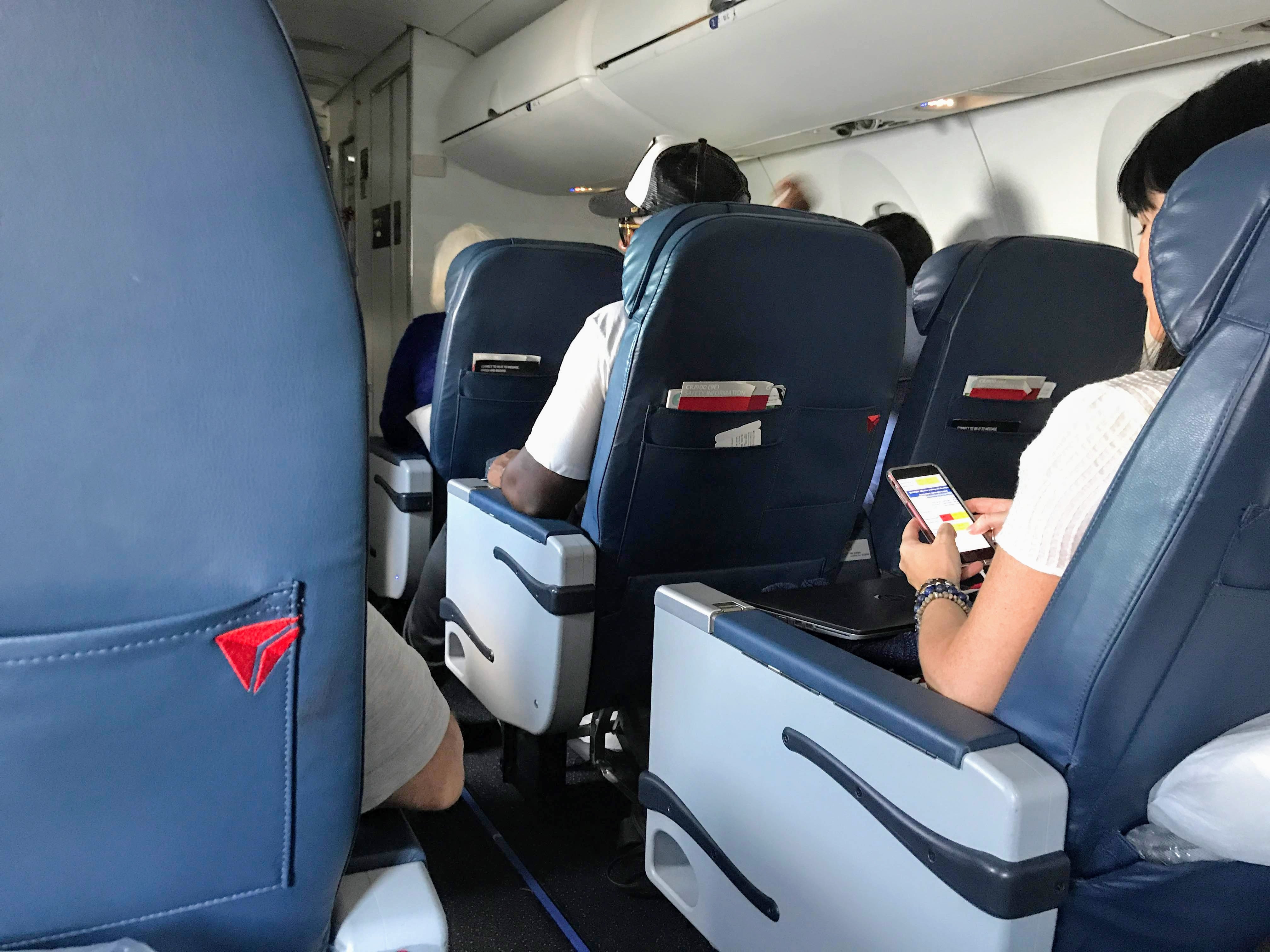 Delta CRJ900 First Class