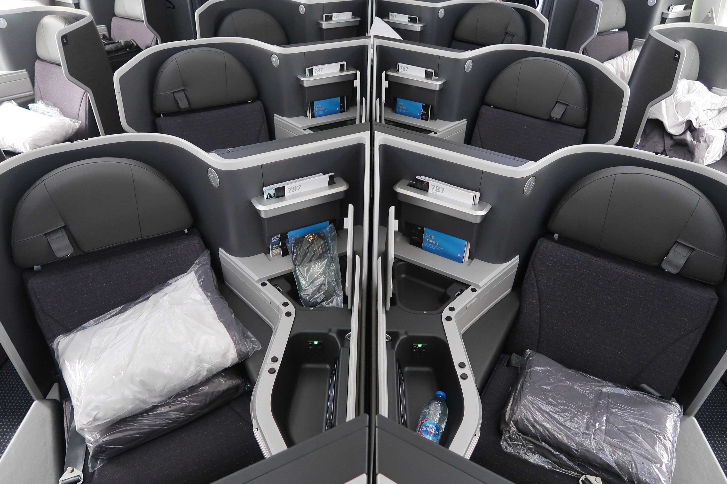 aa-789-business-18-cabin