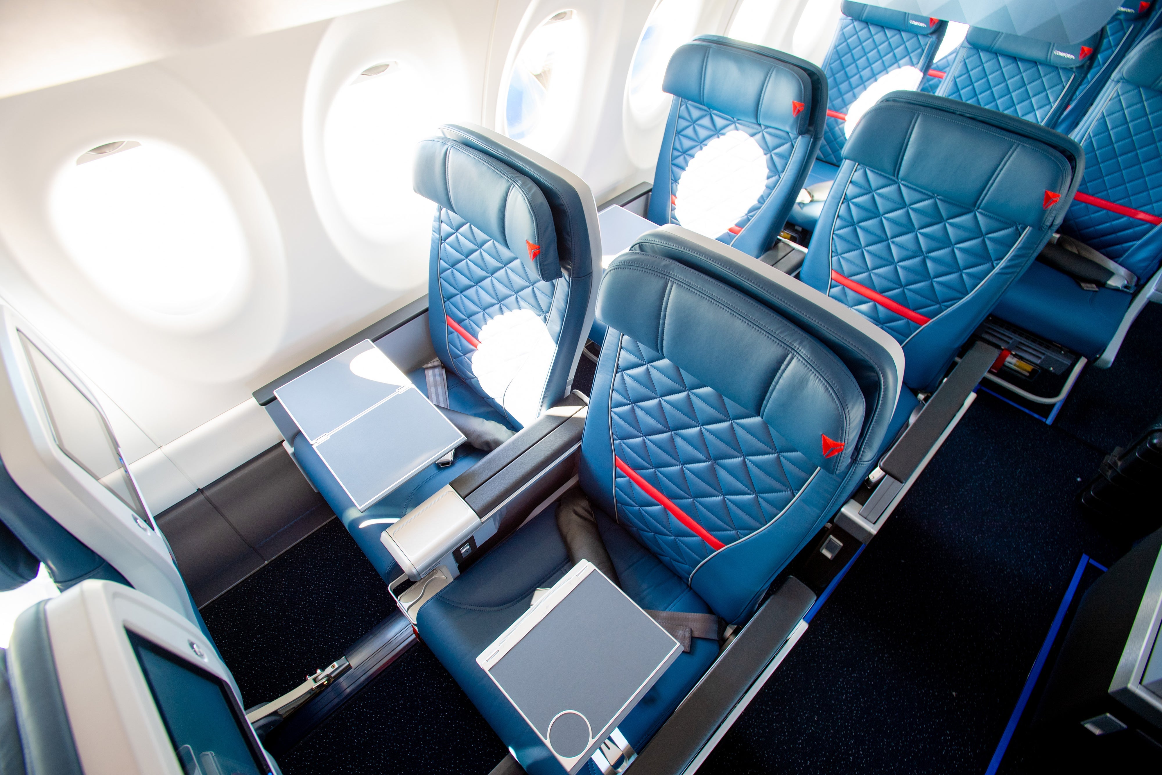 Delta-First-Airbus-A220-Cabin-Interior-Photos-309