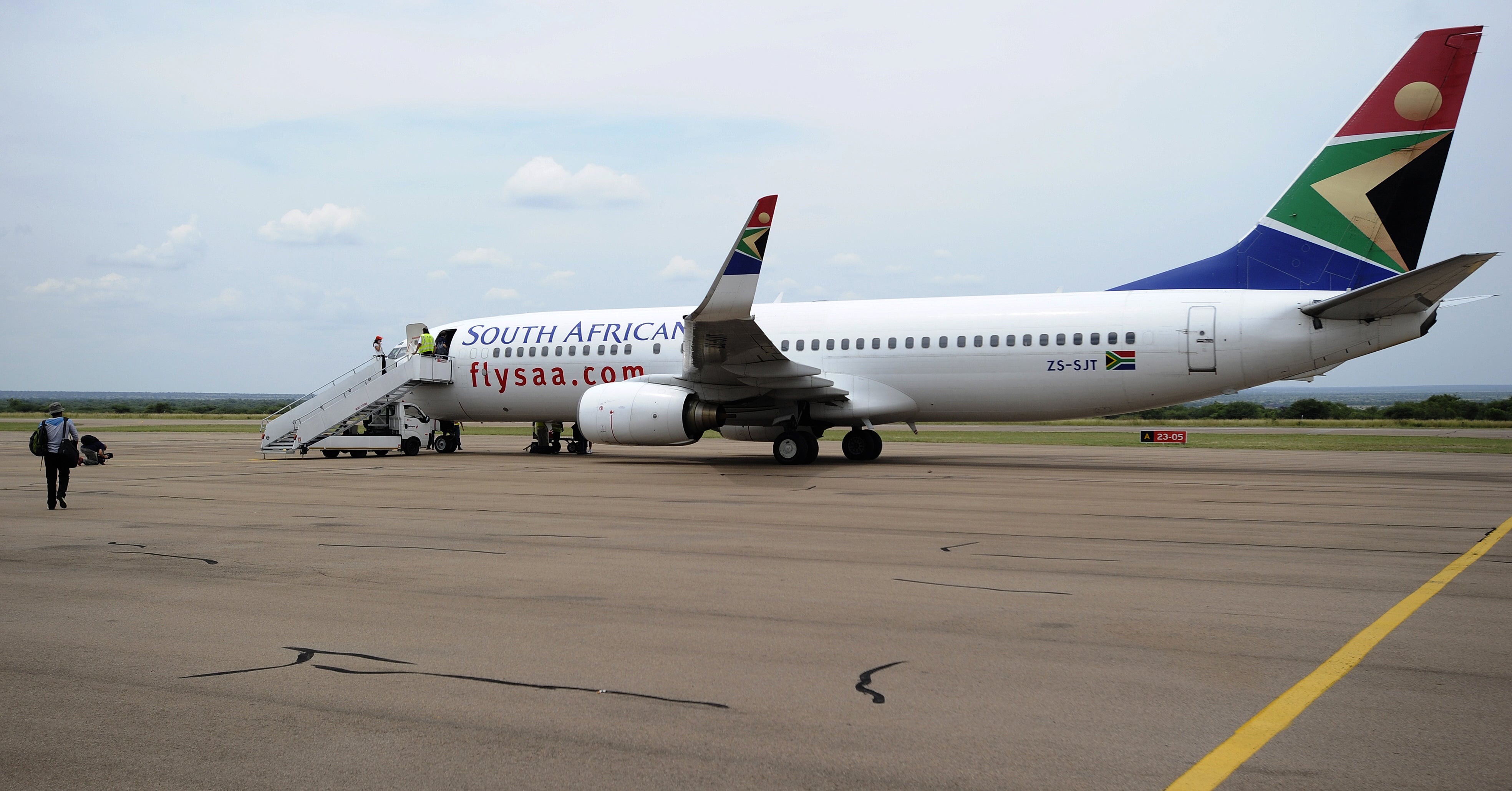 A passager is going to embark a plane of