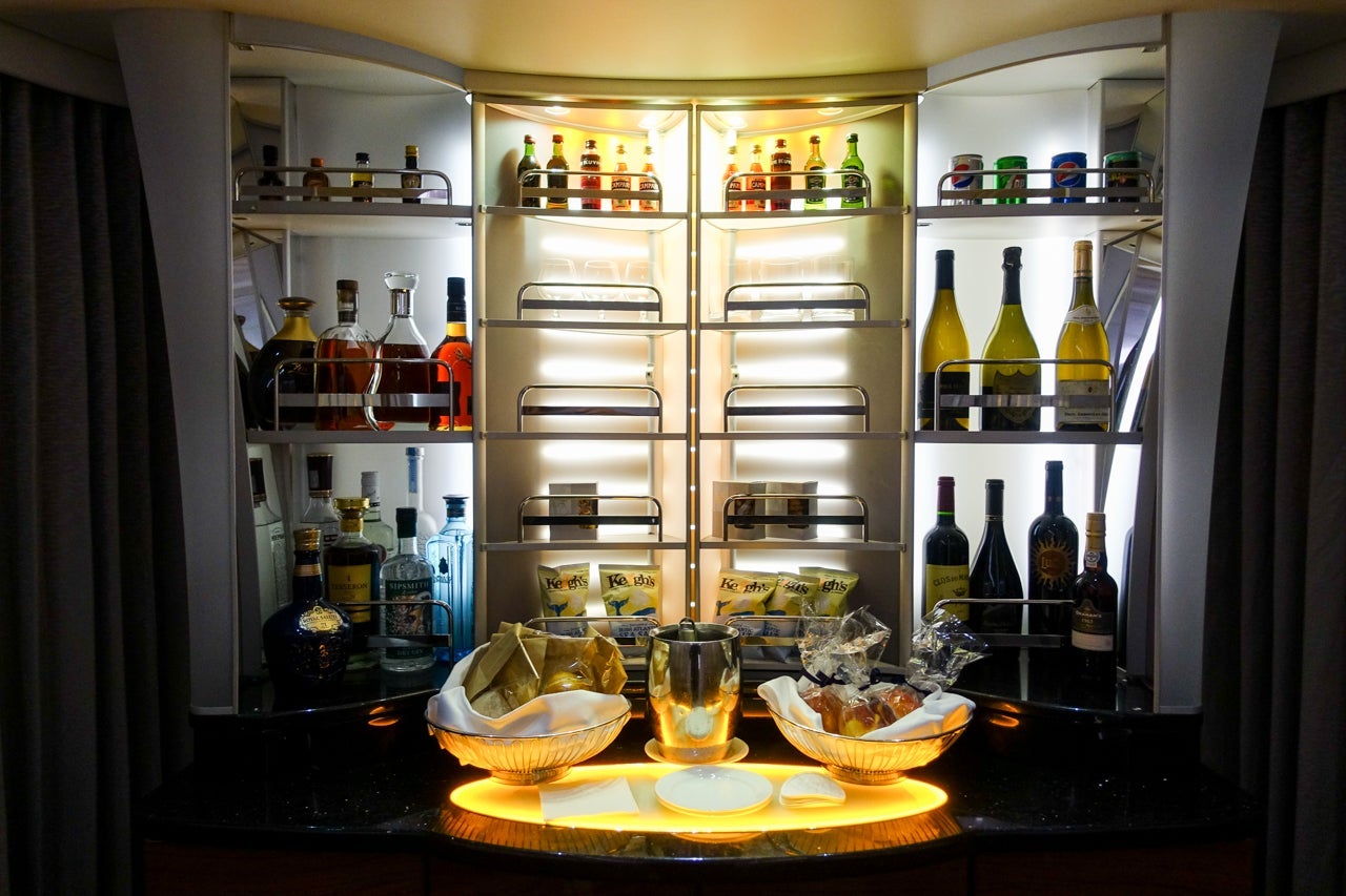 Emirates A380 First Class_WP-78