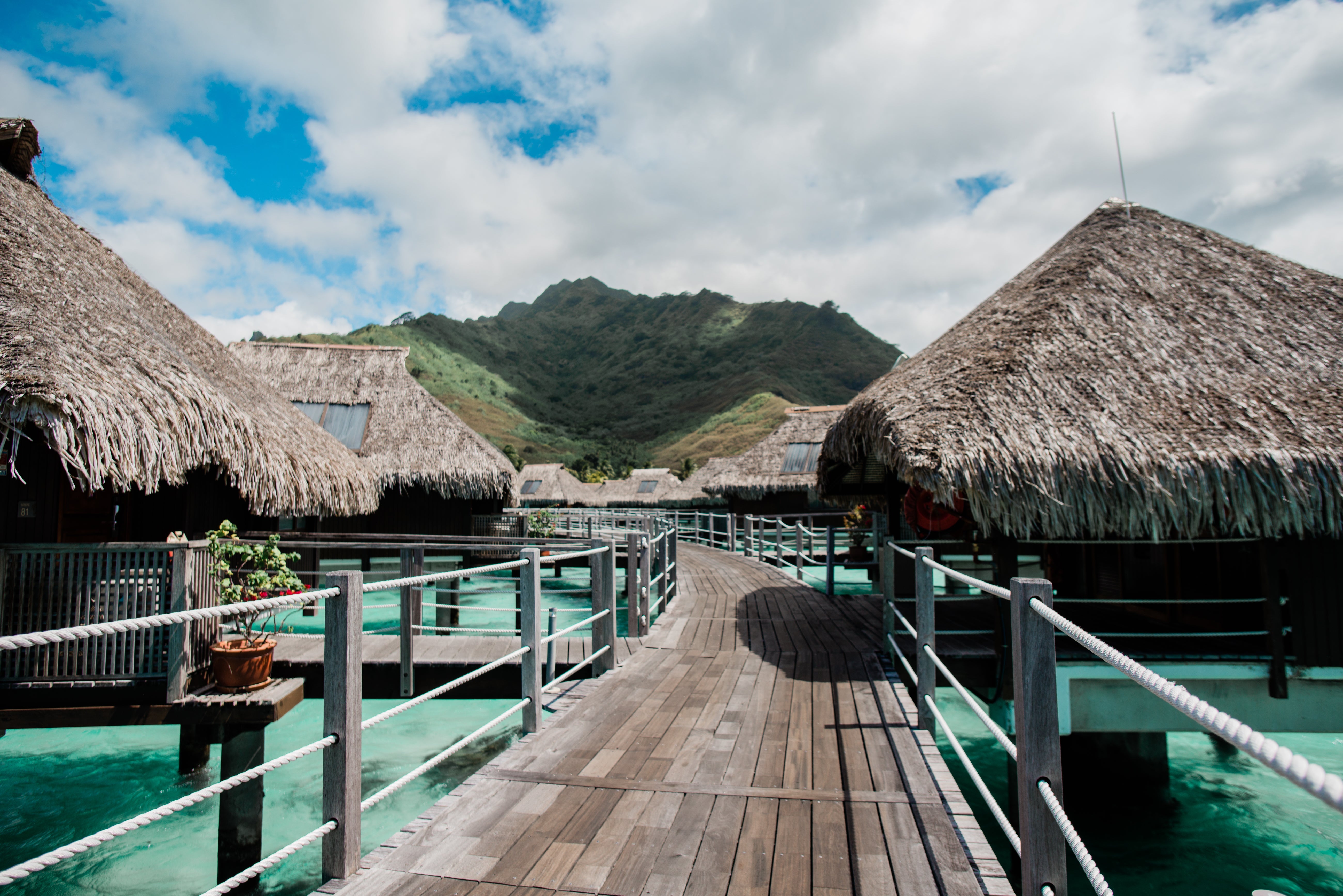 Hilton Moorea Lagoon Resort and Spa - walkway