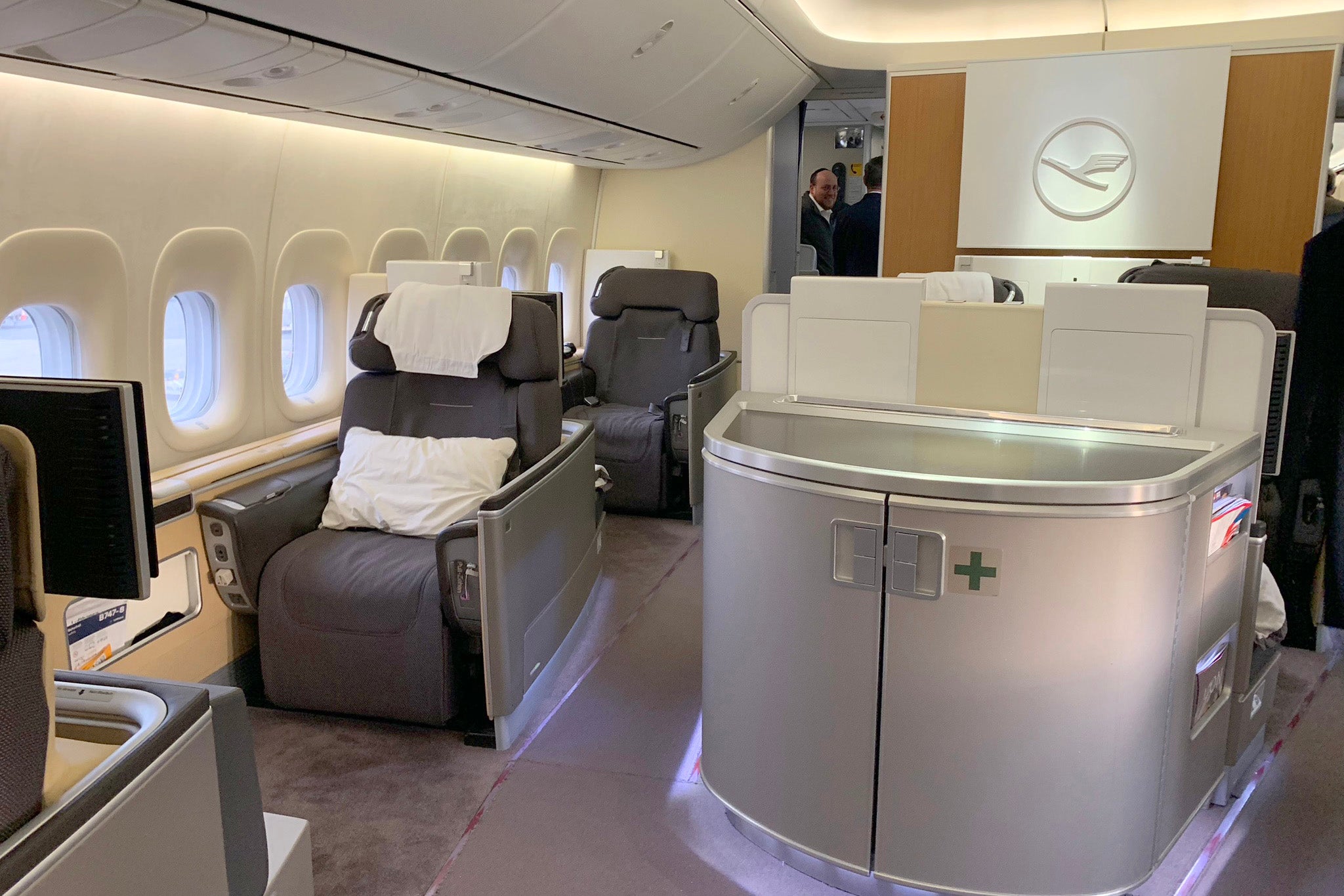 Lufthansa First Class 747-8 FRA-JFK Review ZH