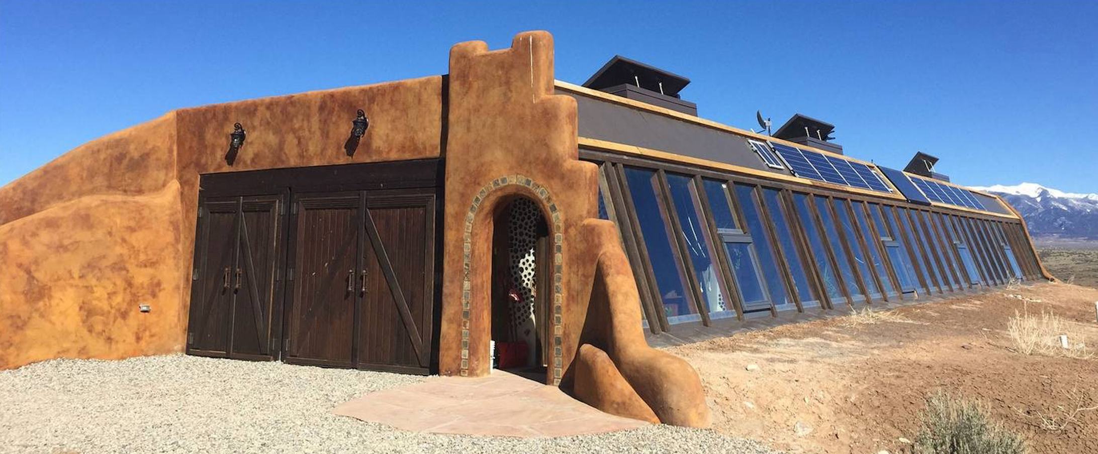 airbnb-earthship-picuris