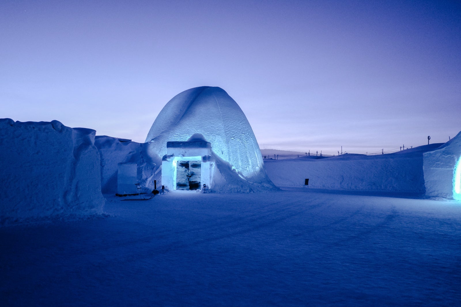 Ice Hotel Sweden_shutterstock_370011992-2