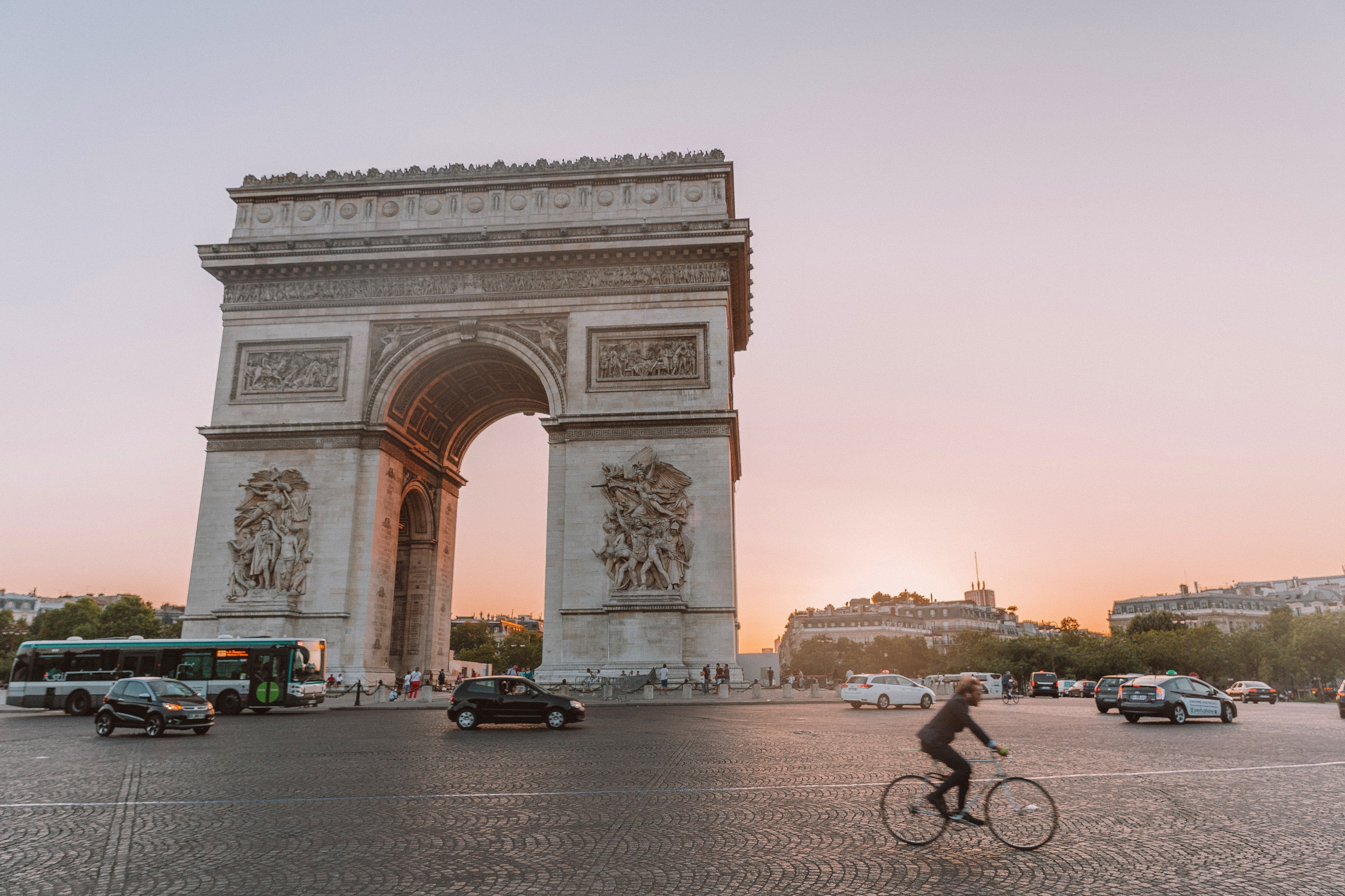 paris-arc-de-triomphe