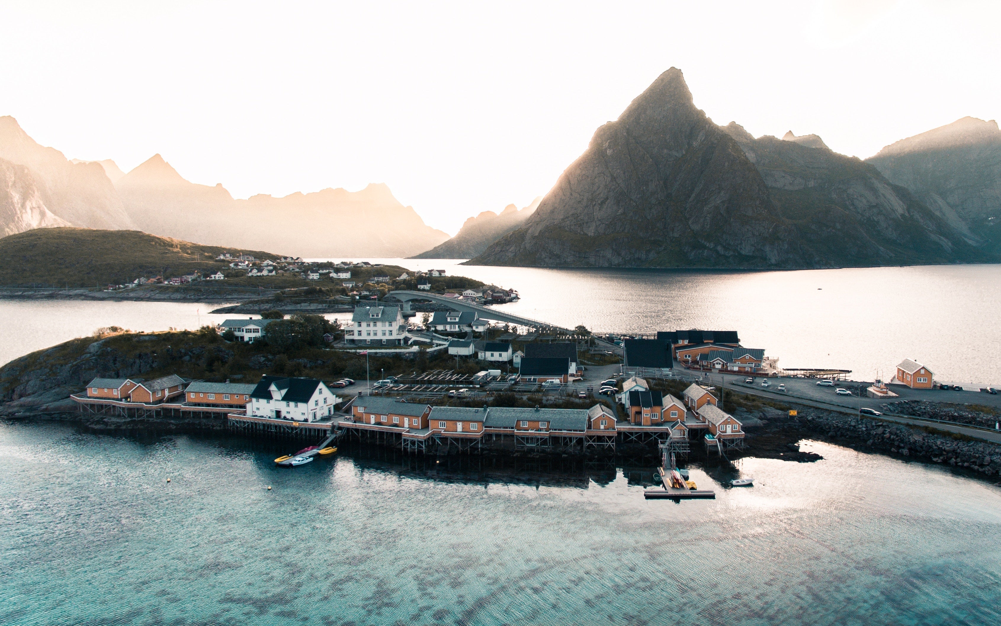 valentin-wallet-767084-unsplash