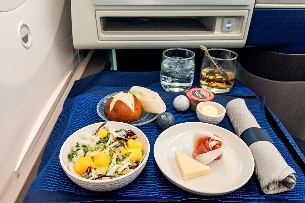 United 787-10 Polaris Review