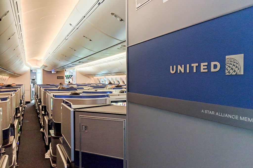 United 787-10 Polaris Review